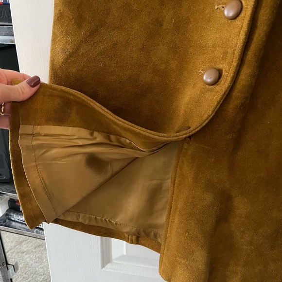 Gorgeous vintage suede skirt - Picture 2 of 4